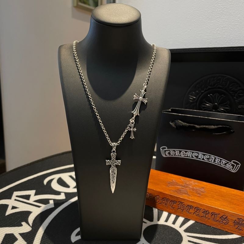 Ch*0me He**ts necklaces